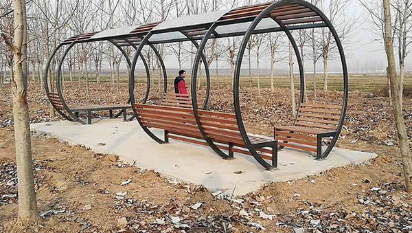 公交候車（chē）亭